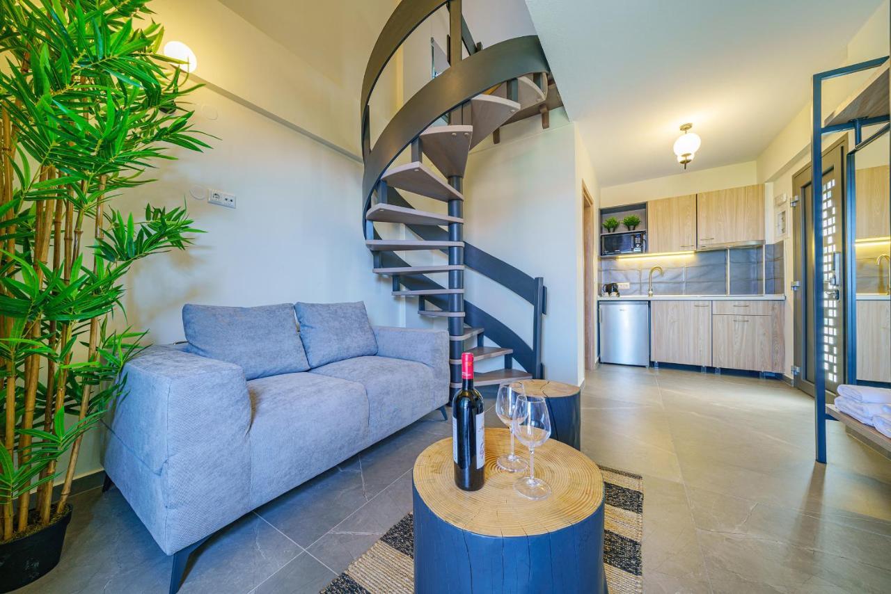 Miroes Apartment *